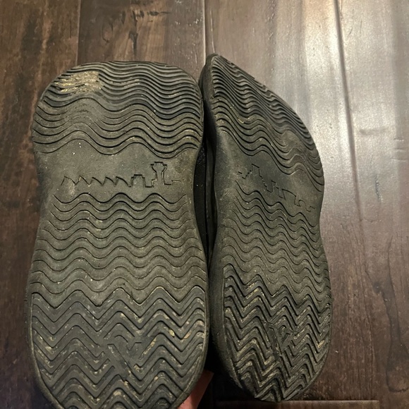 Vessi Black Athletic Shoes - Picture 4 of 4